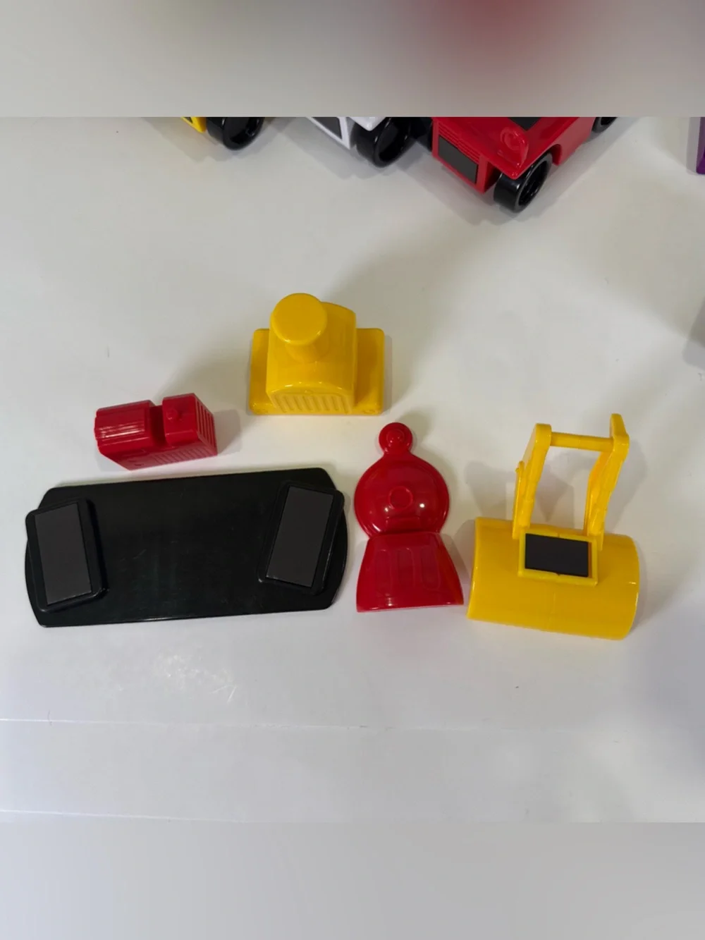 Lakeshore Mix & Match Magnetic Vehicles 22 Piece Toy Preschool Montessori STEM